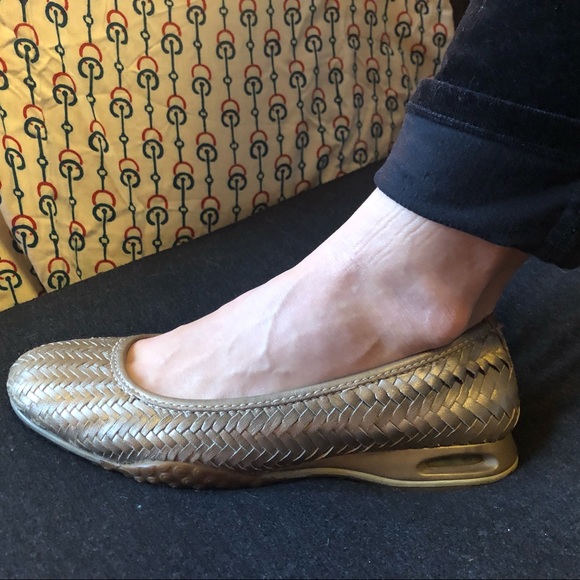 Cole Hahn w/Nike metallic woven leather slip ons - Picture 2 of 6